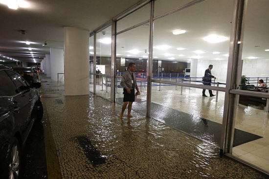 Chapelaria do Congresso Nacional alagada após forte chuva em Brasília (Dida Sampaio/Estadão)